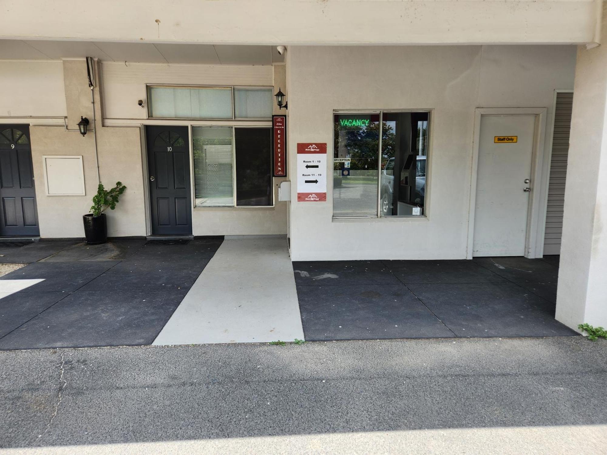 Motel24Seven And Apartments Sale Esterno foto
