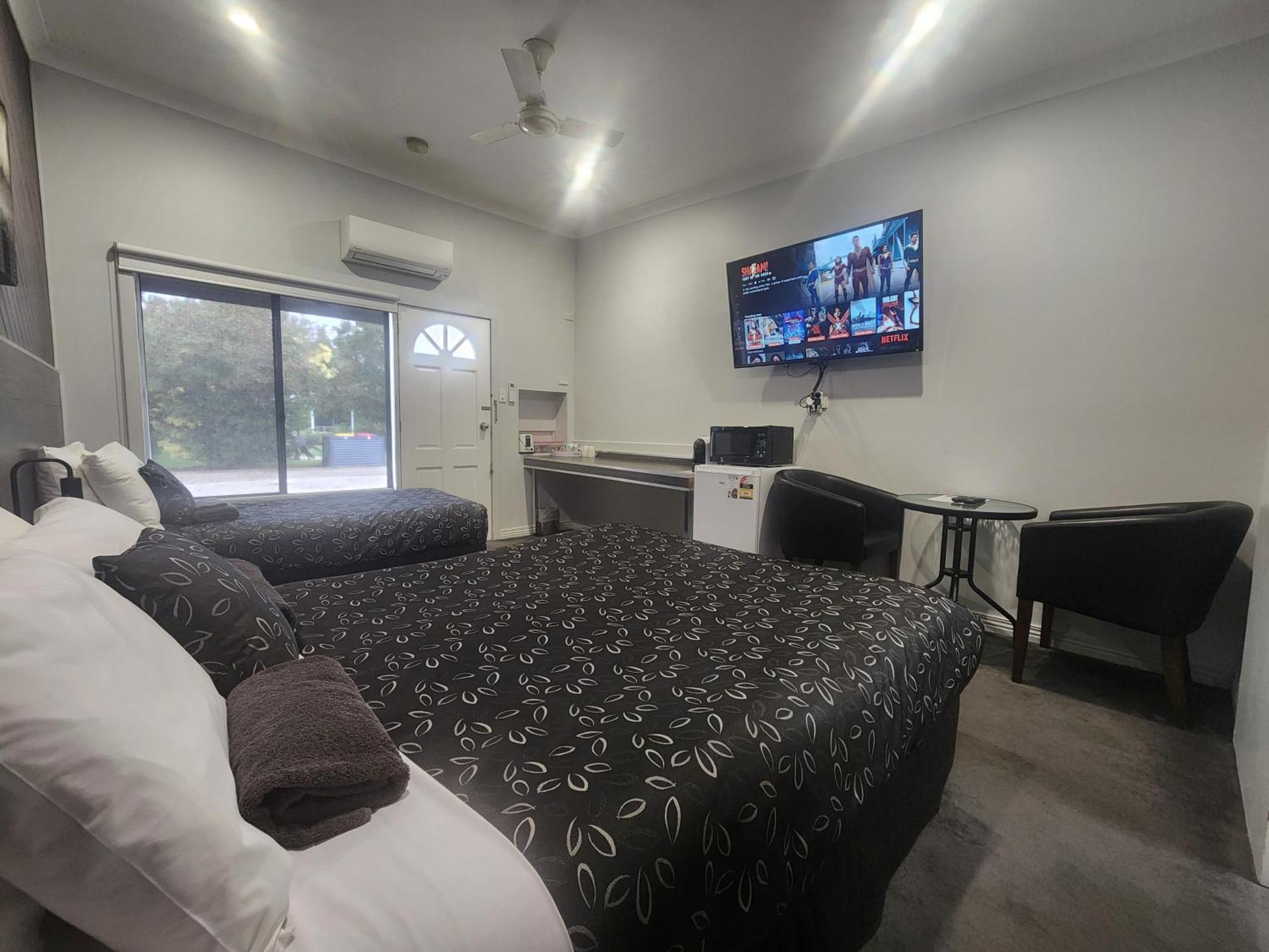 Motel24Seven And Apartments Sale Esterno foto